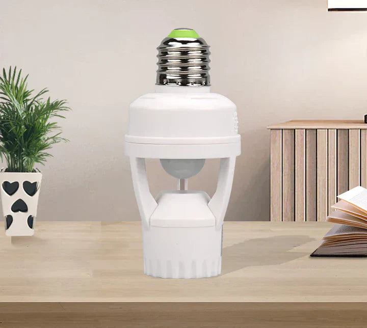 SmartLight - Adattatore con sensore di movimento | 1+1 GRATIS