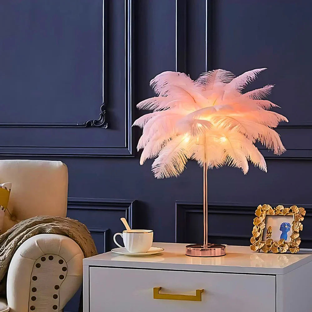Lampada da Tavolo con Piume e Stelo in Metallo con Base Rotonda