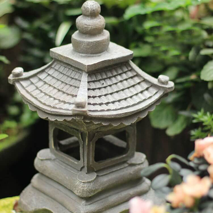 Luce da Giardino in Resina a Forma di Pagoda Alimentata a Energia Solare con Finitura in Pietra