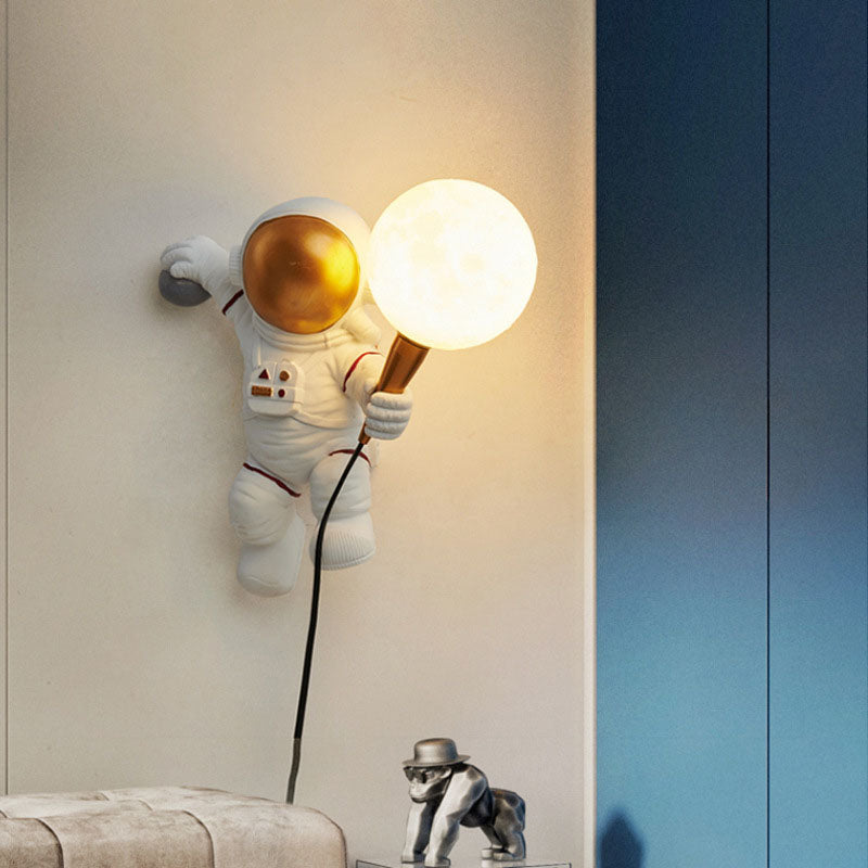CosmoBuddy Astronauta Lampada da Parete | Design Creativo | Resina & ABS | Luce LED per Camera da Letto