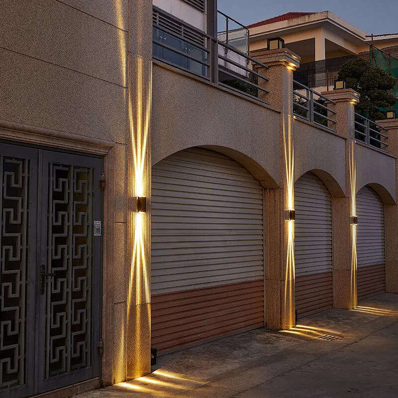 Lumoria | Moderno Faretto LED Impermeabile da Esterno per Giardino, Patio e Recinzione