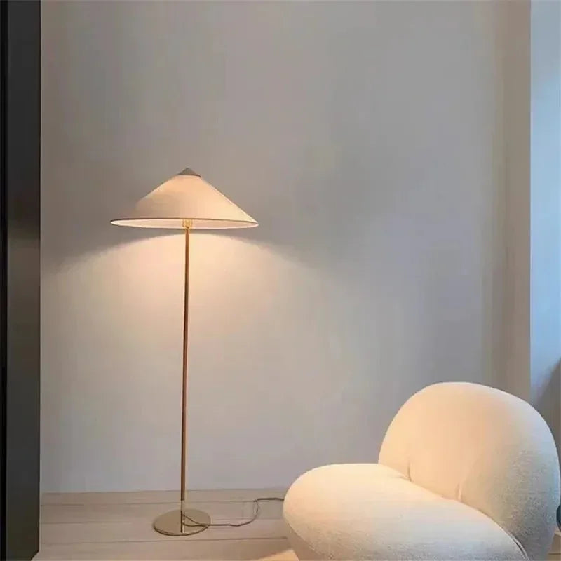 Lampada da Terra Akira