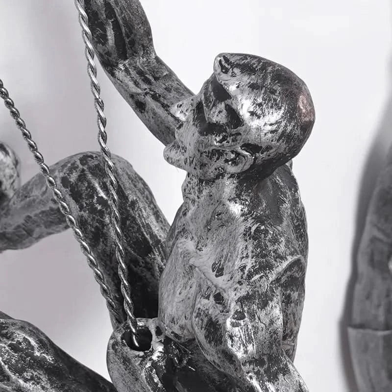 Scultura da Parete Uomo Scalatore – Arte Moderna in Resina