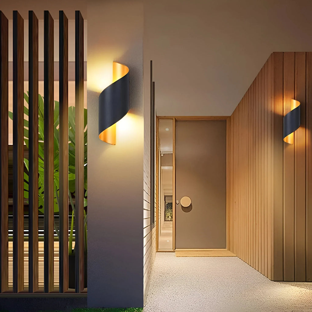LumiTwist – Applique a LED Moderna e Twistata