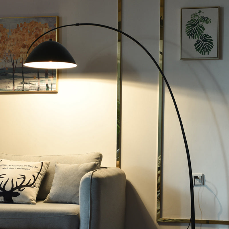 Lampada da Terra in Metallo Nero con Base Rotonda
