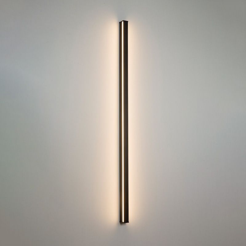 Illuminazione atmosferica LED minimalista a parete