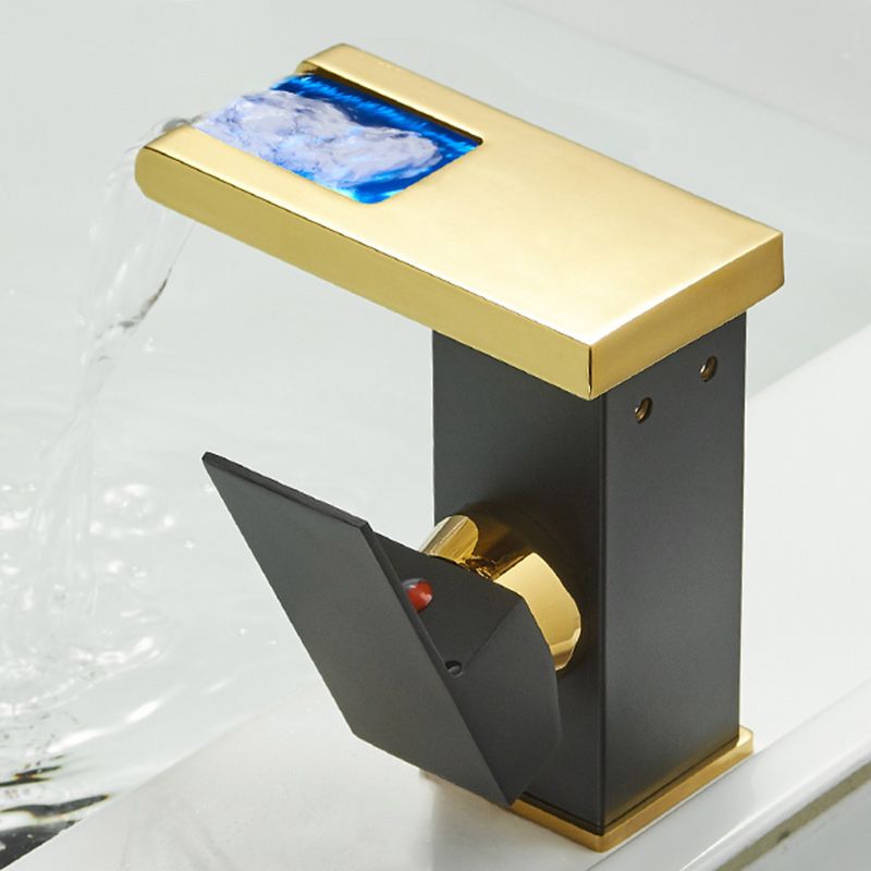 Rubinetto da lavabo moderno a cascata con LED in ottone