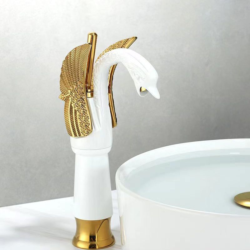 Rubinetto da bagno in ottone massiccio per lavabo con miscelatore monocomando per acqua calda e fredda