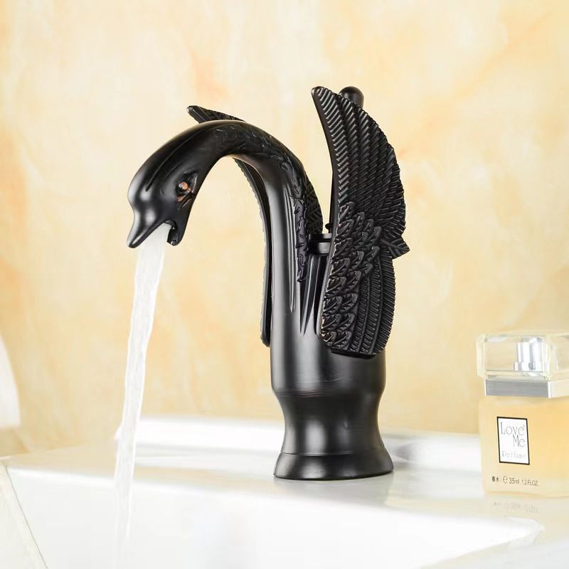 Rubinetto da bagno in ottone massiccio per lavabo con miscelatore monocomando per acqua calda e fredda
