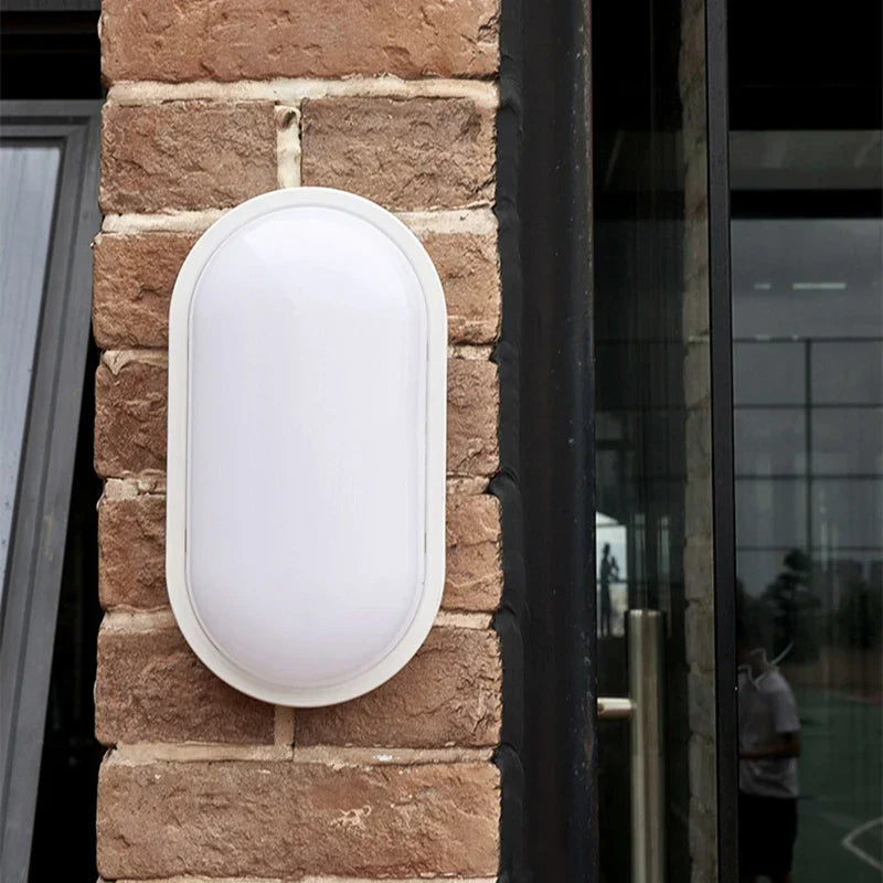 Lampada da soffitto LED impermeabile – Ideale per bagni, cucine e cantine | Brehn