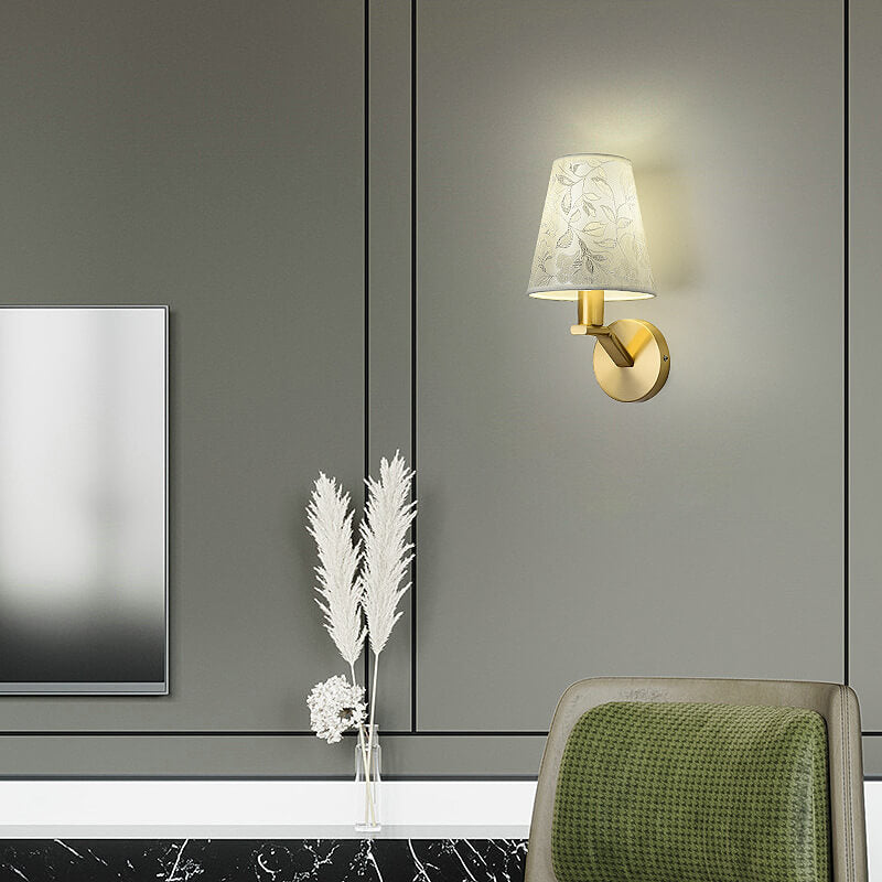 Lampada da parete in tessuto elegante con design floreale