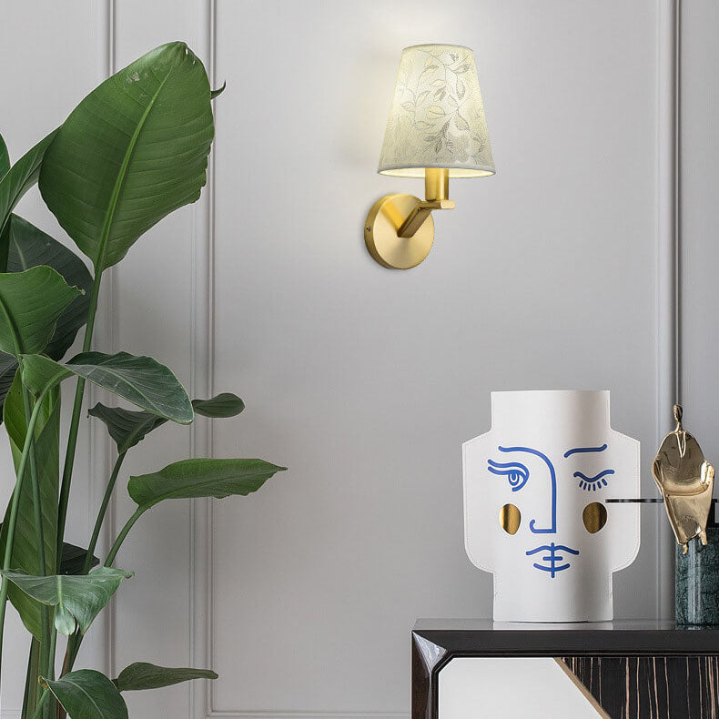 Lampada da parete in tessuto elegante con design floreale