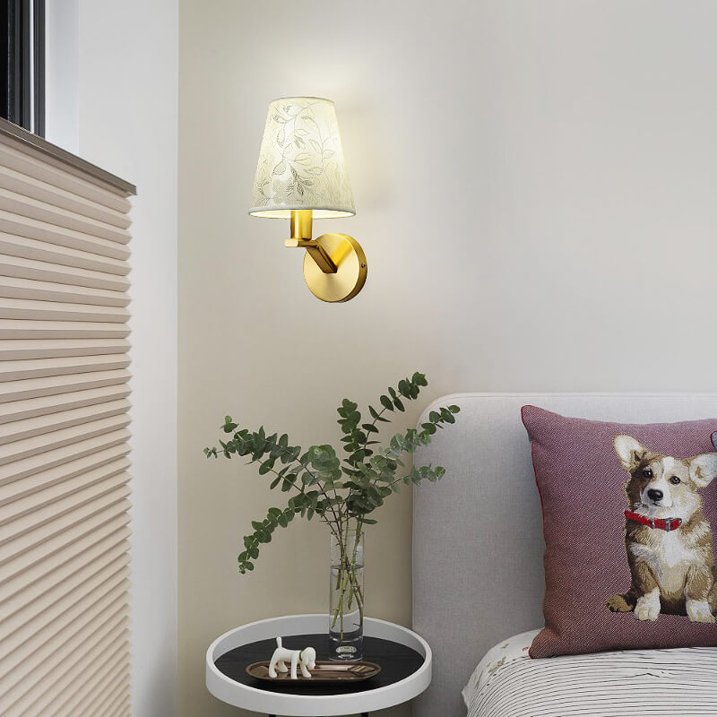 Lampada da parete in tessuto elegante con design floreale