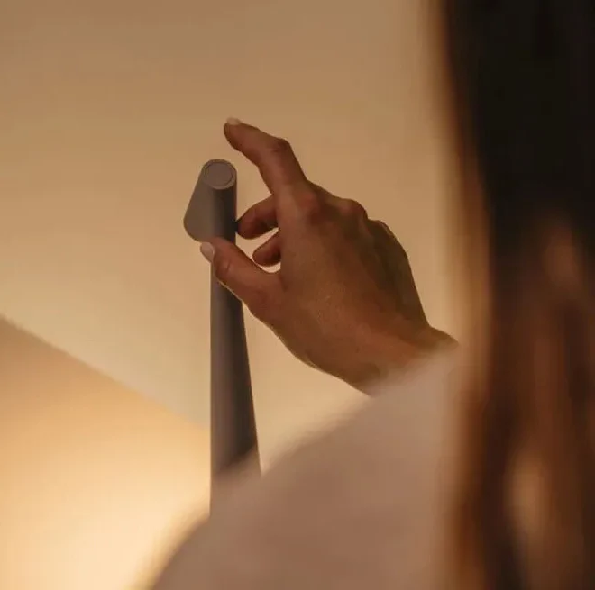 Lampada d'atmosfera minimalista nordica | Senza fili | LED | Lampada da lettura | Lampada da cena