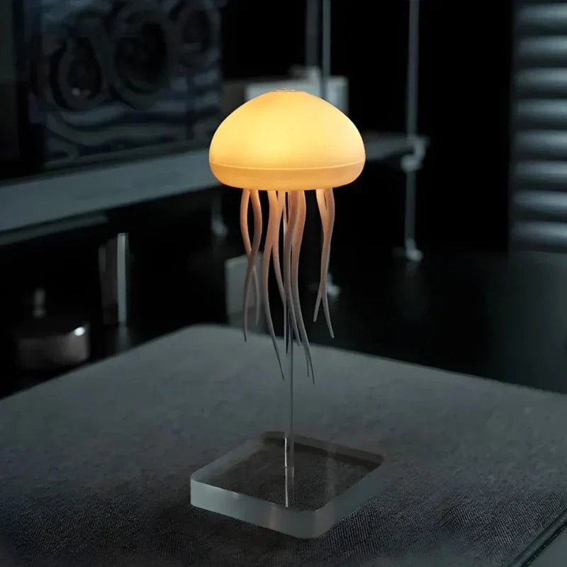 Medusa Floating Glow