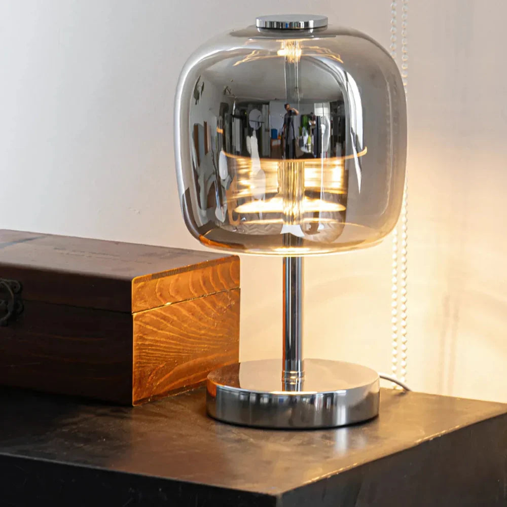 NovaLume – Lampada da tavolo moderna con luce dimmerabile e connessione USB in ferro e vetro
