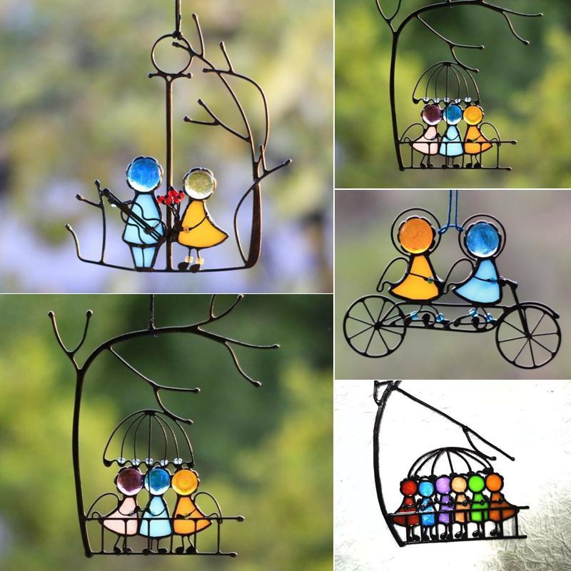 Decorazione in vetro colorato appesa per catturare il sole