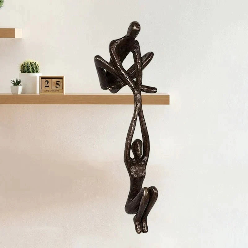 L'eleganza dell'amore e della forza in ogni statuetta!