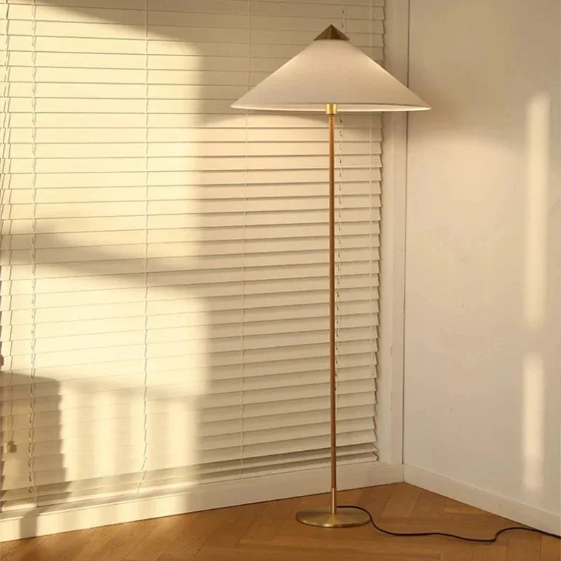 Lampada da Terra Akira