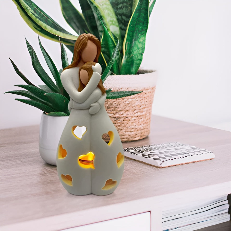 Figura di Madre e Figlia Abbracciante Porta Candela Flickering - LoveGlow