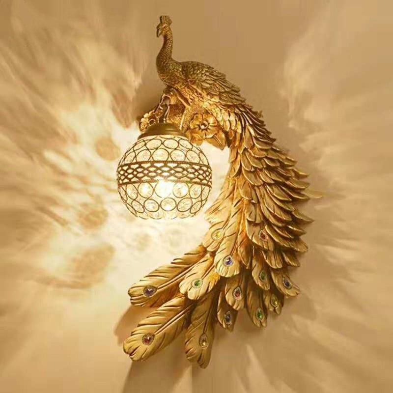 Applique da parete classica a forma di pavone con 1 lampadina, applique in resina con paralume decorato con cristalli sferici