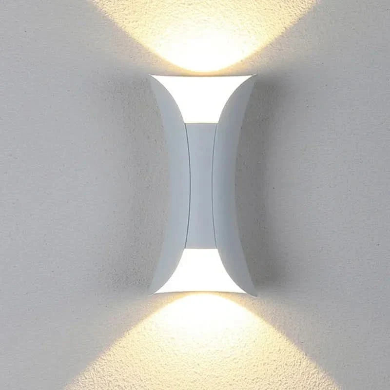 ORR CURVED – Applique LED curva per esterni con protezione IP65