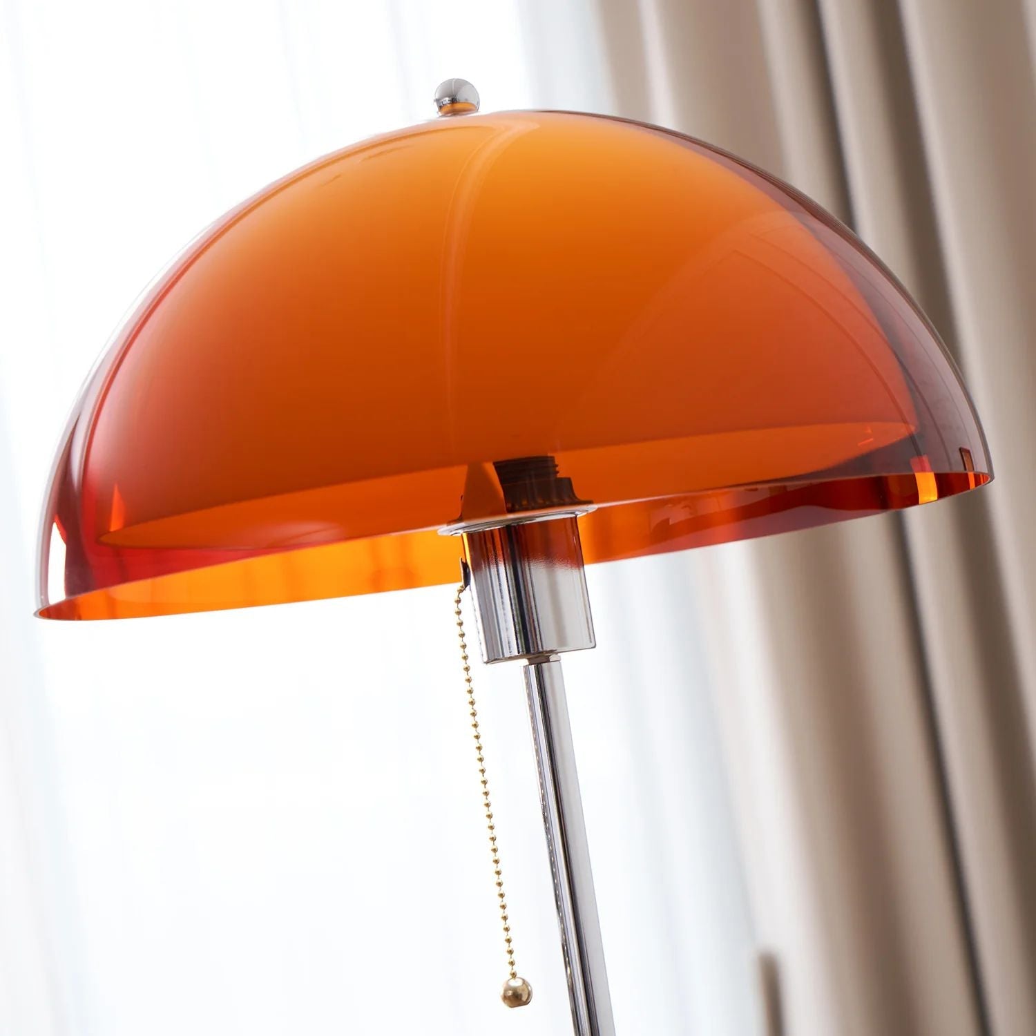 Evelisse | Lampada da Terra Ispirata al Retro con Cupola Ambra e Luce Calda