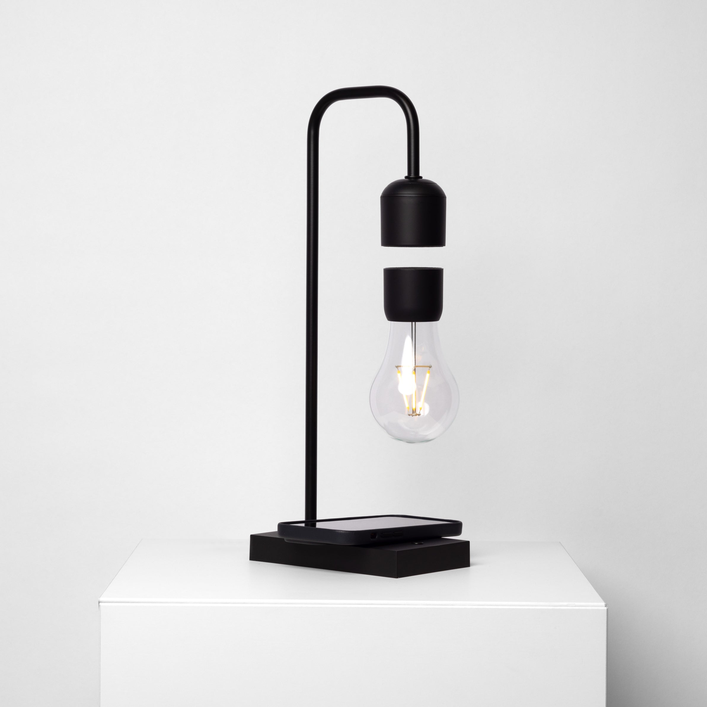 AeroCharge – Lampada a soffitto LED minimalista con ricarica wireless e design sospeso (8W)