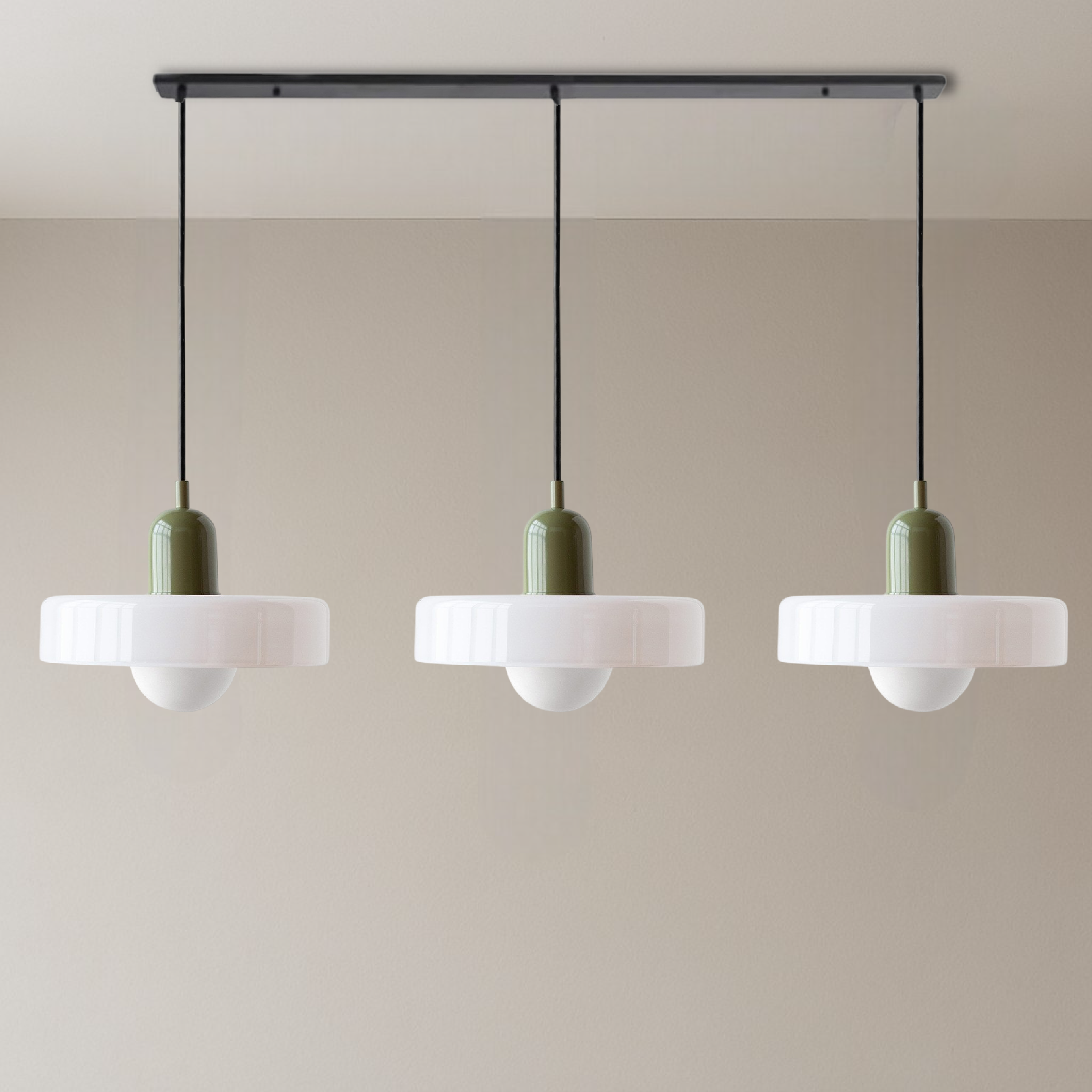 Lampada a sospensione in vetro colorato Bauhaus a 3 teste per spazi abitativi moderni