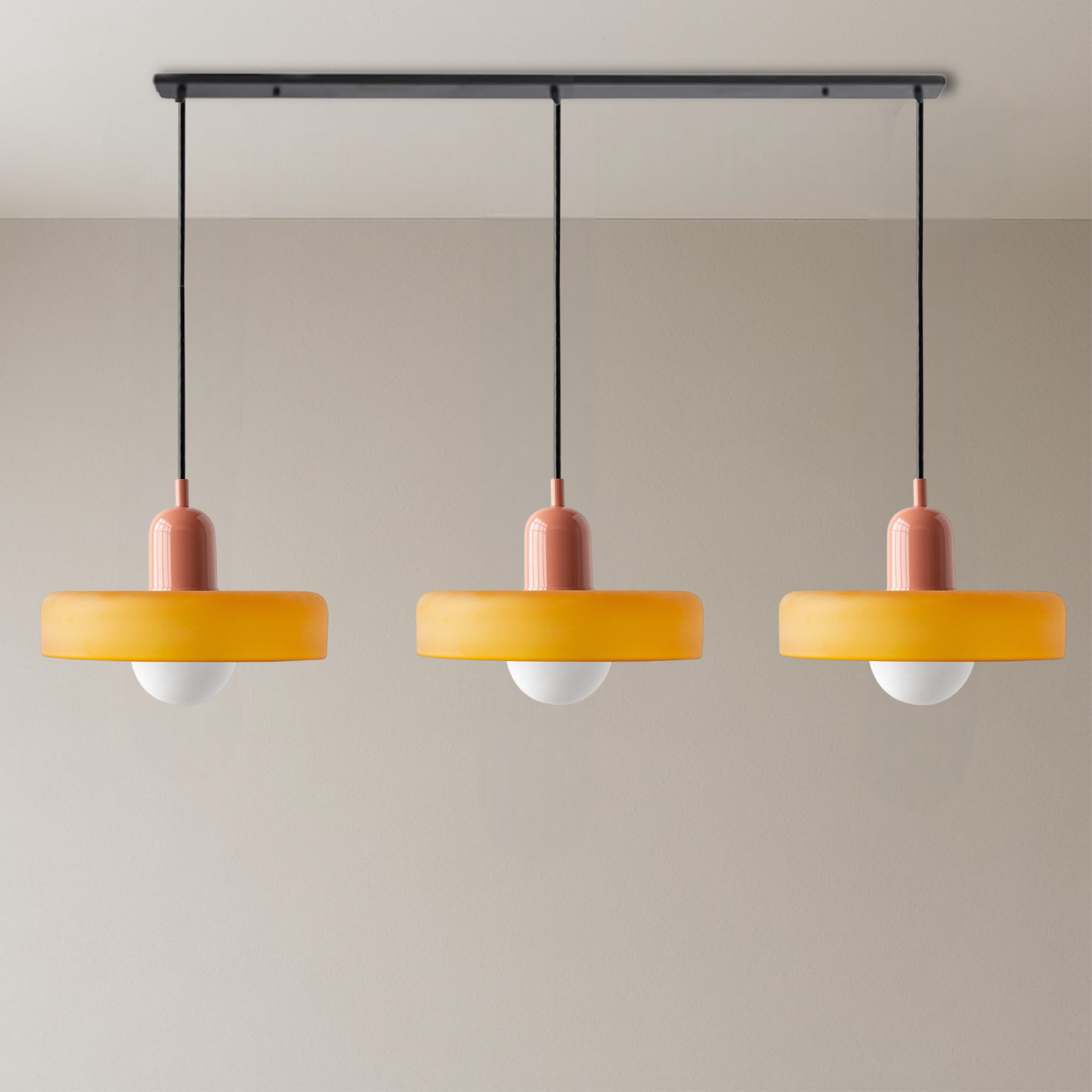 Lampada a sospensione in vetro colorato Bauhaus a 3 teste per spazi abitativi moderni