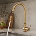 VINTASPOUT – Rubinetto da cucina in bronzo antico con funzione estraibile per un lavoro flessibile al lavello