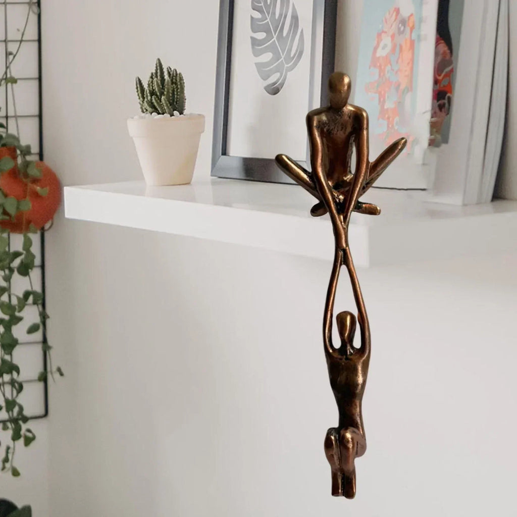 L'eleganza dell'amore e della forza in ogni statuetta!