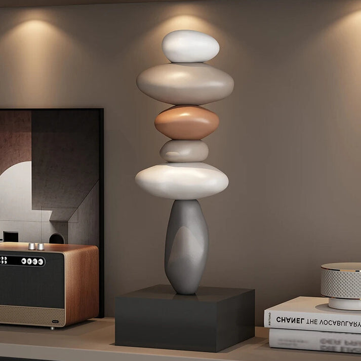 StoneBalance - Moderna stabile scultura in pietra