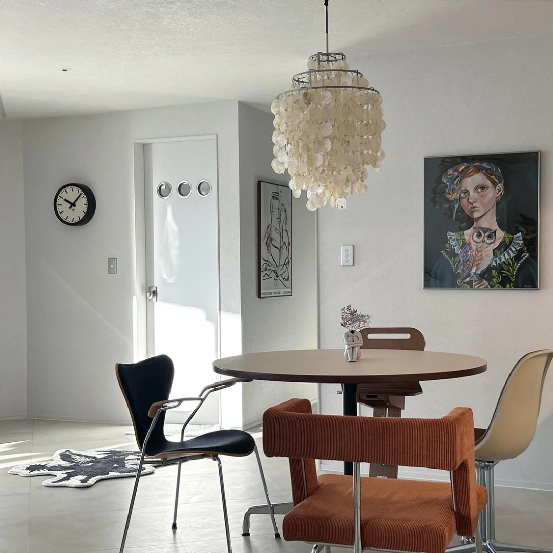Lampada Vintage Elegante con Conchiglie e Atmosfera Marittima