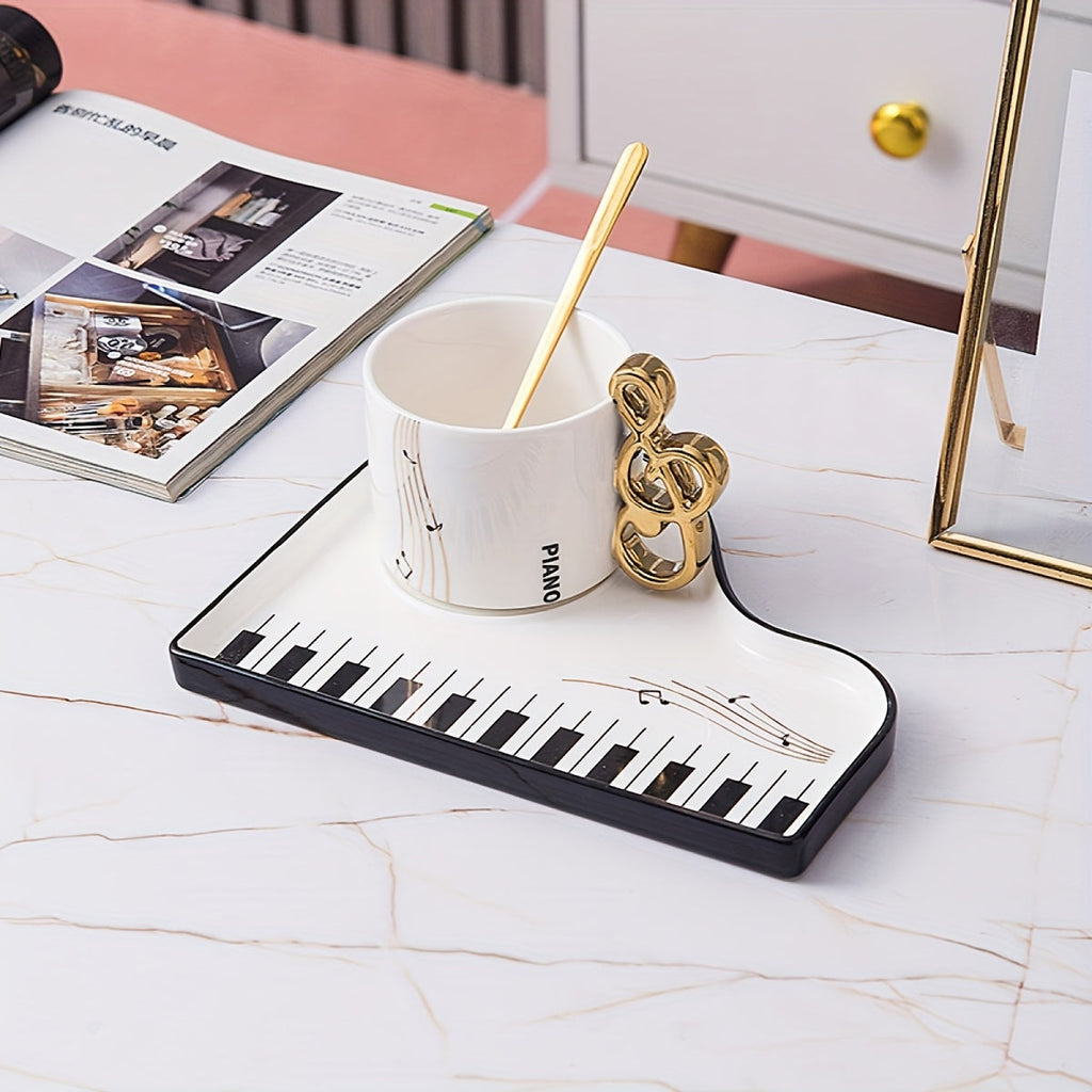 Pianissimo smaku – elegante set di tazza e vassoio per amanti della musica