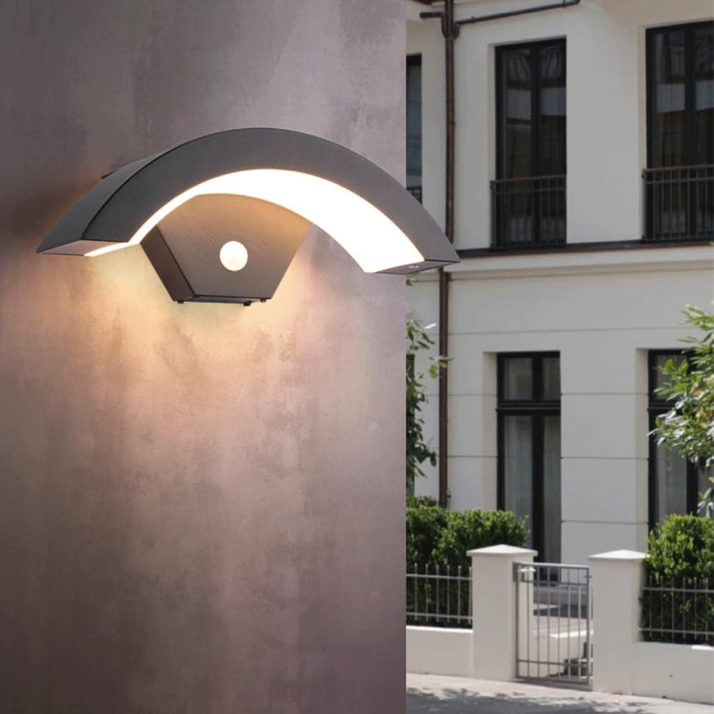 Vano | Moderno Faretto da Esterno in Alluminio Nero con Sensore di Movimento e Classe di Protezione IP65 per Giardino e Veranda
