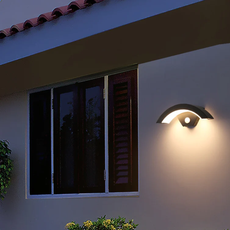 Vano | Moderno Faretto da Esterno in Alluminio Nero con Sensore di Movimento e Classe di Protezione IP65 per Giardino e Veranda
