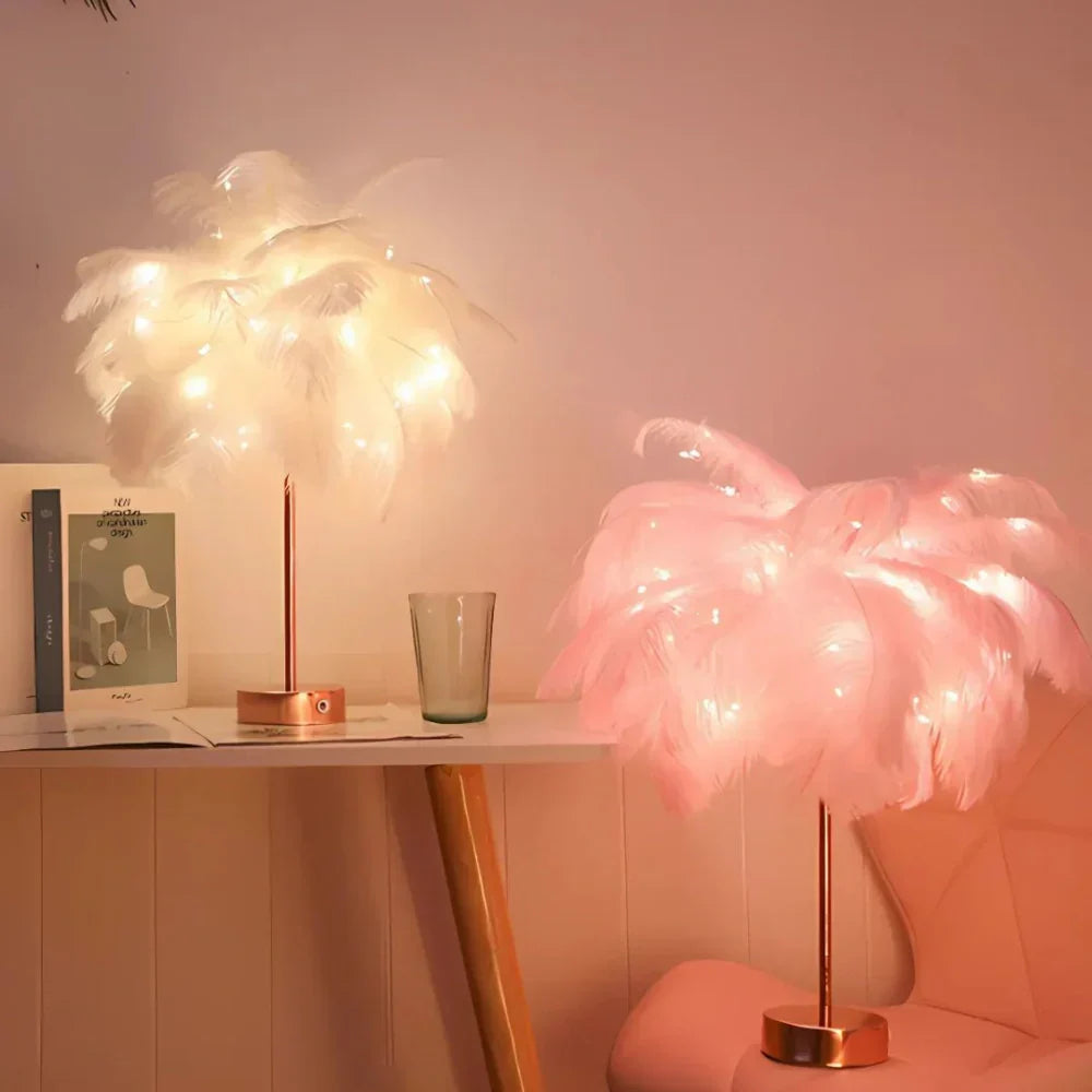 Lampada da Tavolo con Piume e Stelo in Metallo con Base Rotonda