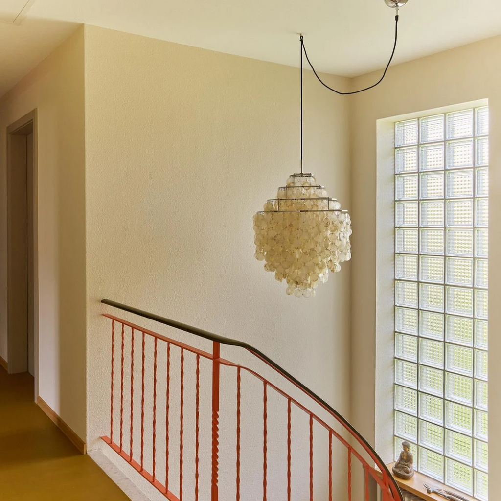 Lampada Vintage Elegante con Conchiglie e Atmosfera Marittima