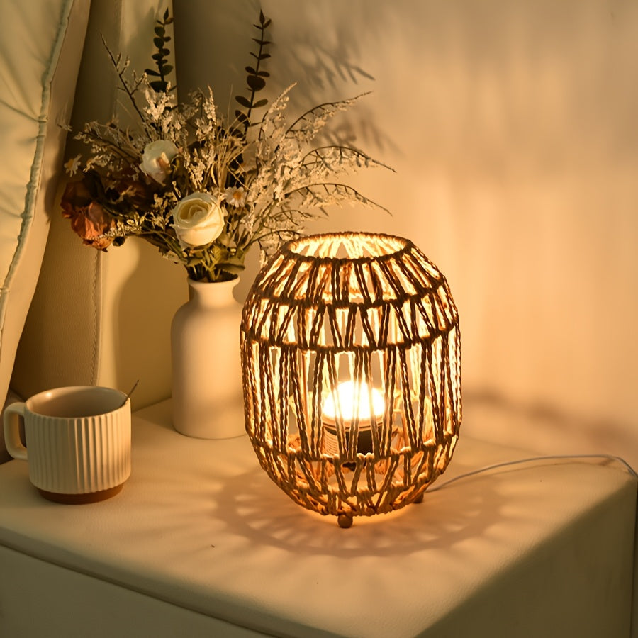 Lampada da Tavolo Bohemien in Rattan – Accento di Luce Fatta a Mano per Camera da Letto o Soggiorno