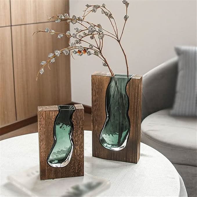 Vaso in Vetro Scandinavo con Accento in Legno per Interni Moderni