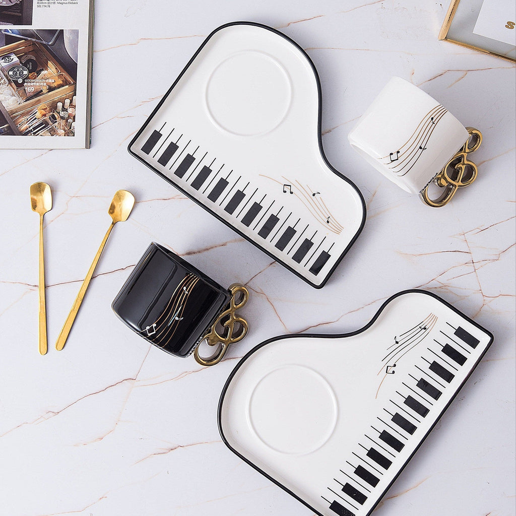 Pianissimo smaku – elegante set di tazza e vassoio per amanti della musica