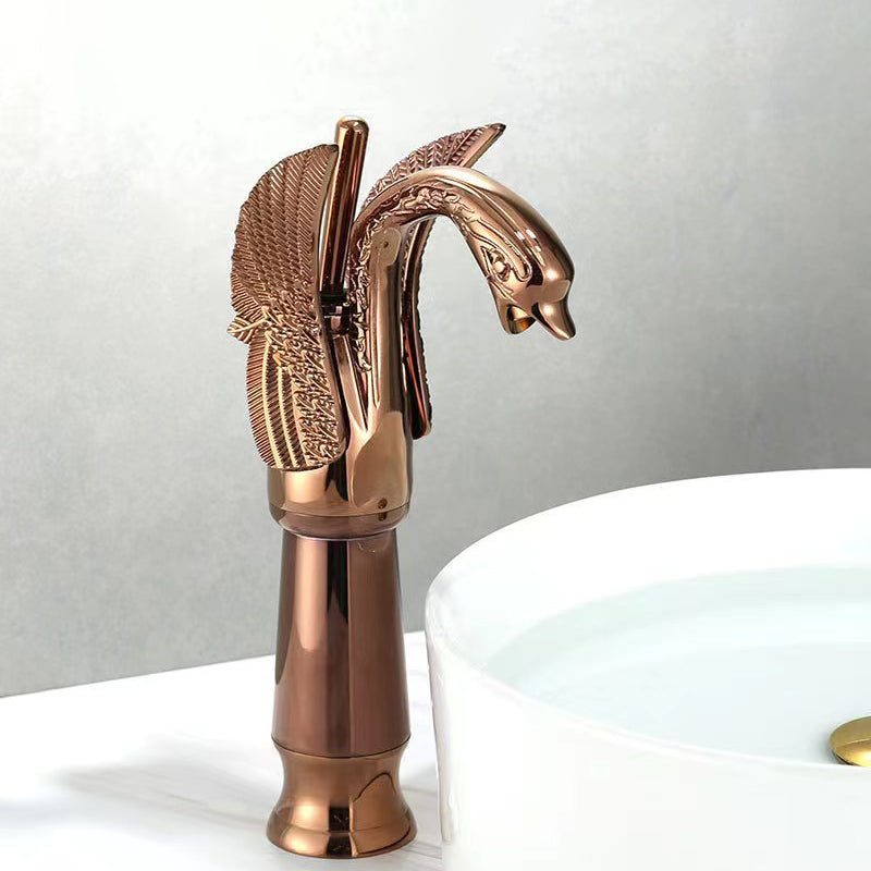 Rubinetto da bagno in ottone massiccio per lavabo con miscelatore monocomando per acqua calda e fredda