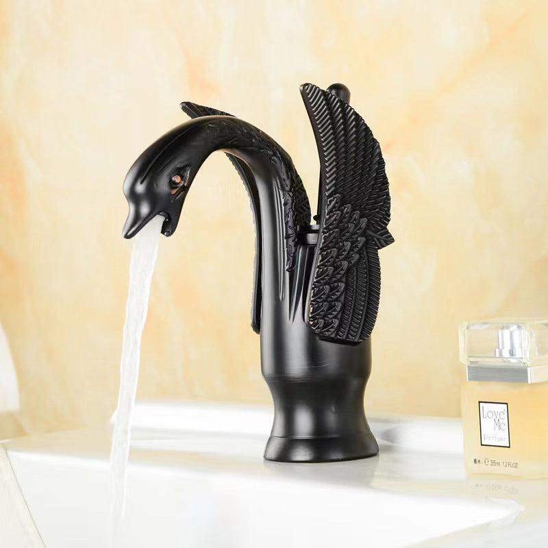 Rubinetto da bagno in ottone massiccio per lavabo con miscelatore monocomando per acqua calda e fredda