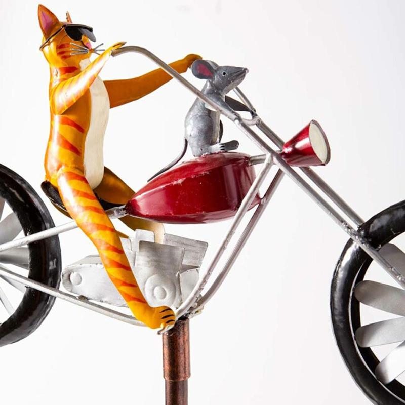 Mulino a vento per animali in bicicletta