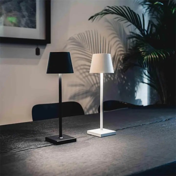 Lampada da tavolo wireless 2025 con dimmer touch