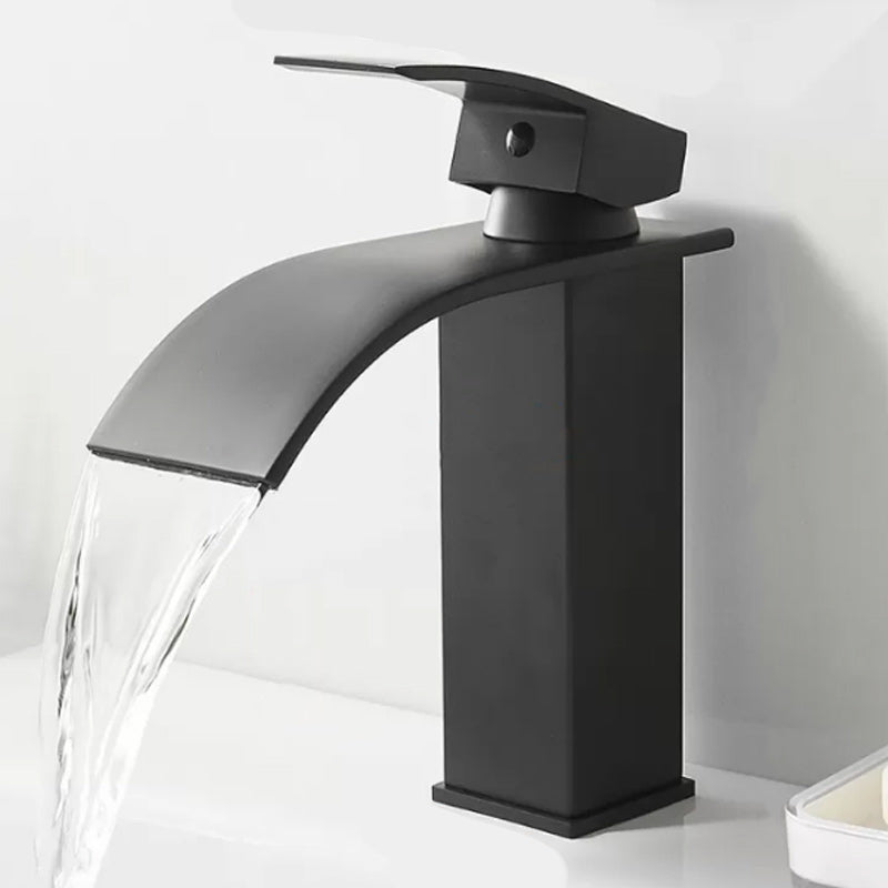 Rubinetto da lavabo moderno a cascata con LED in ottone