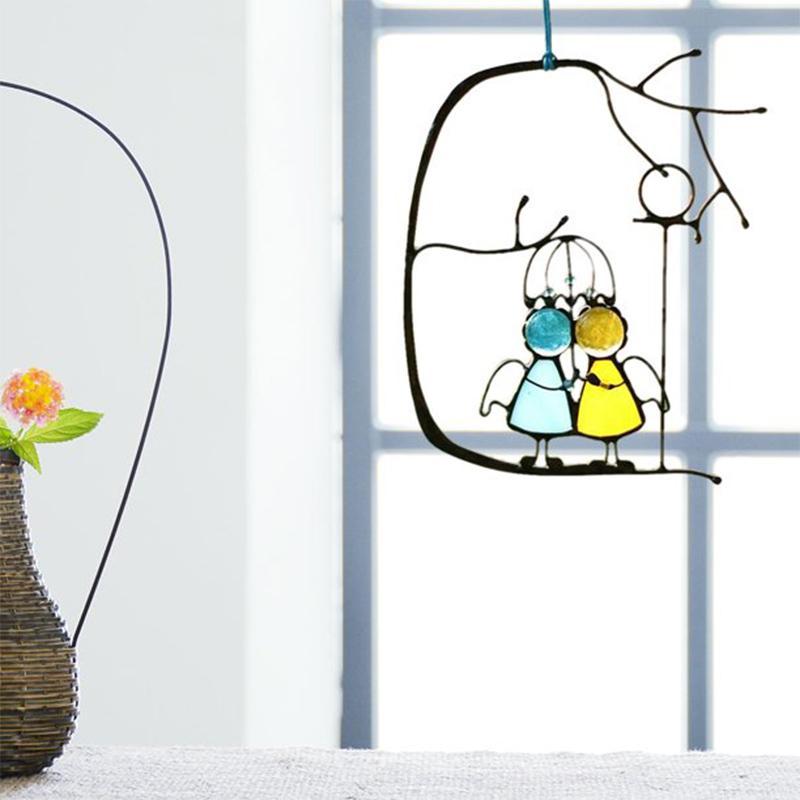 Decorazione in vetro colorato appesa per catturare il sole