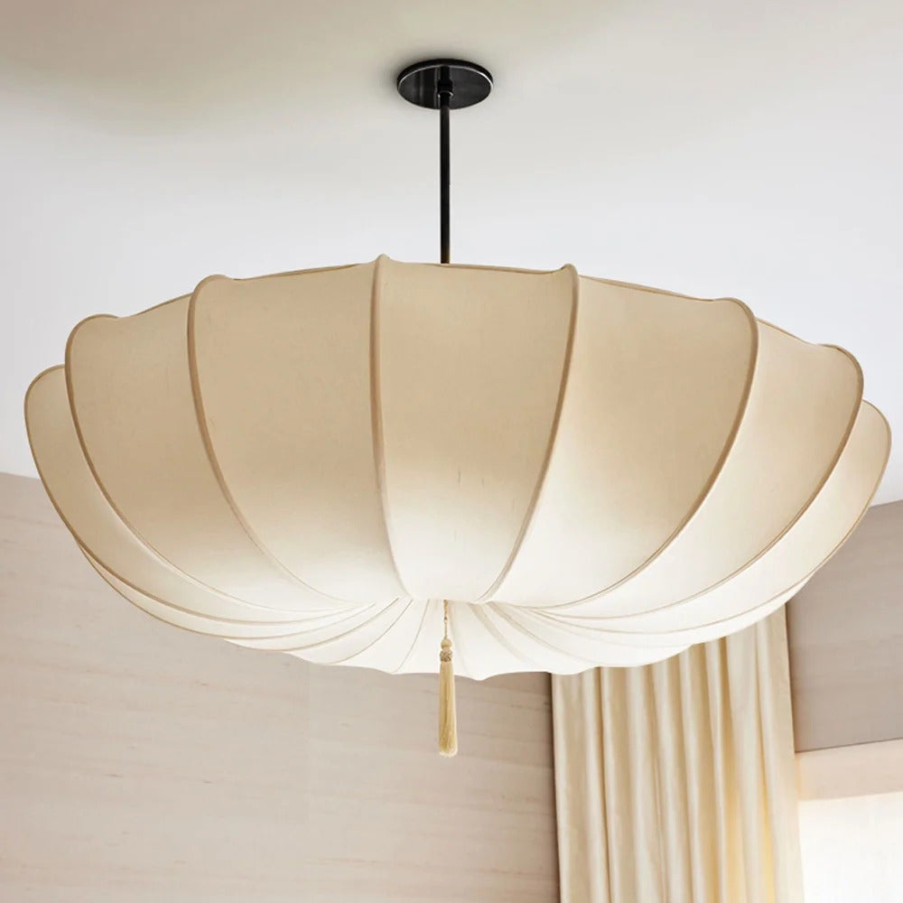 Velara | Lampada a Sospensione in Tessuto Contemporanea con Design Sculpturale a Nuvola e Illuminazione Ambientale Calda
