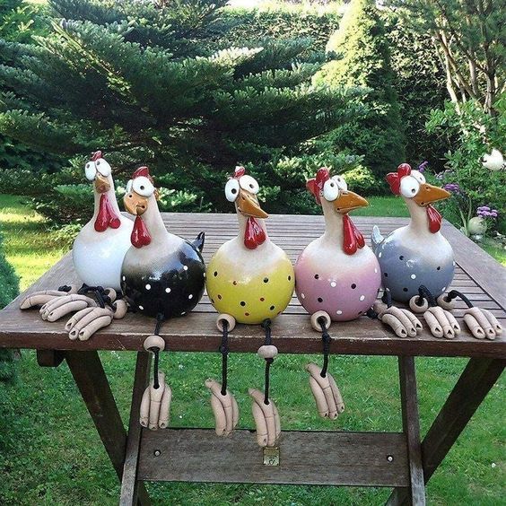 Venzani's | Decorazione da Giardino in Ceramica a Forma di Gallina